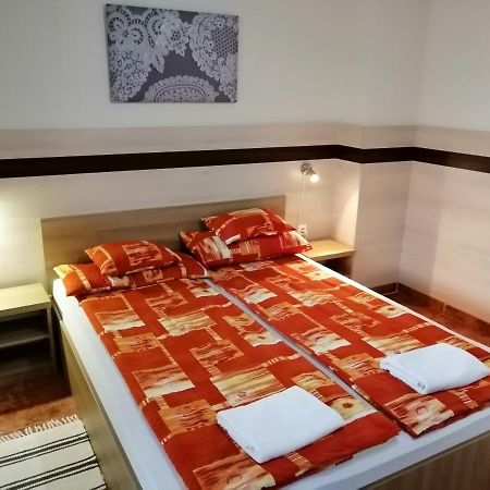 Csipkeház Apartman Cserkeszőlő Exterior foto