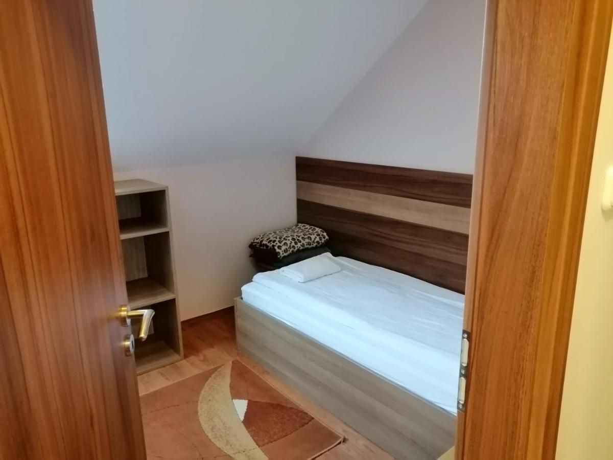 Csipkeház Apartman Cserkeszőlő Exterior foto