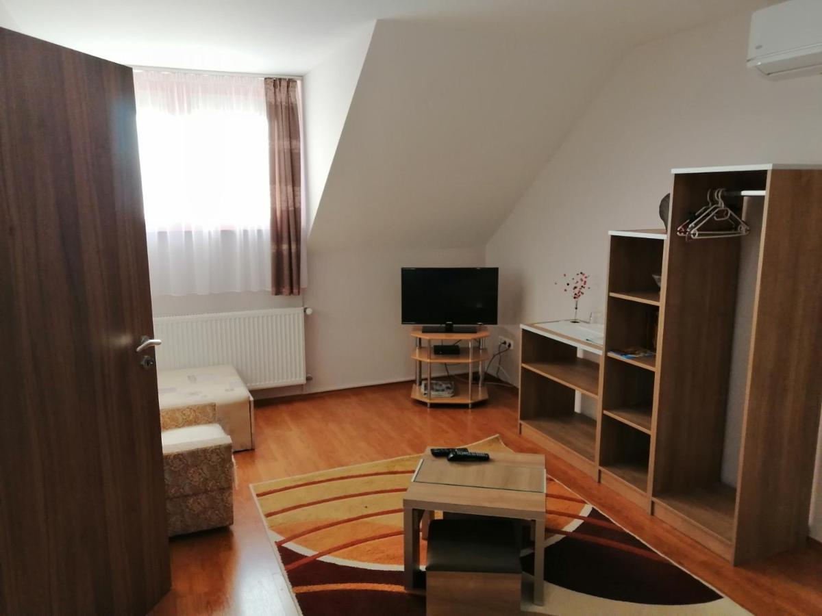 Csipkeház Apartman Cserkeszőlő Exterior foto
