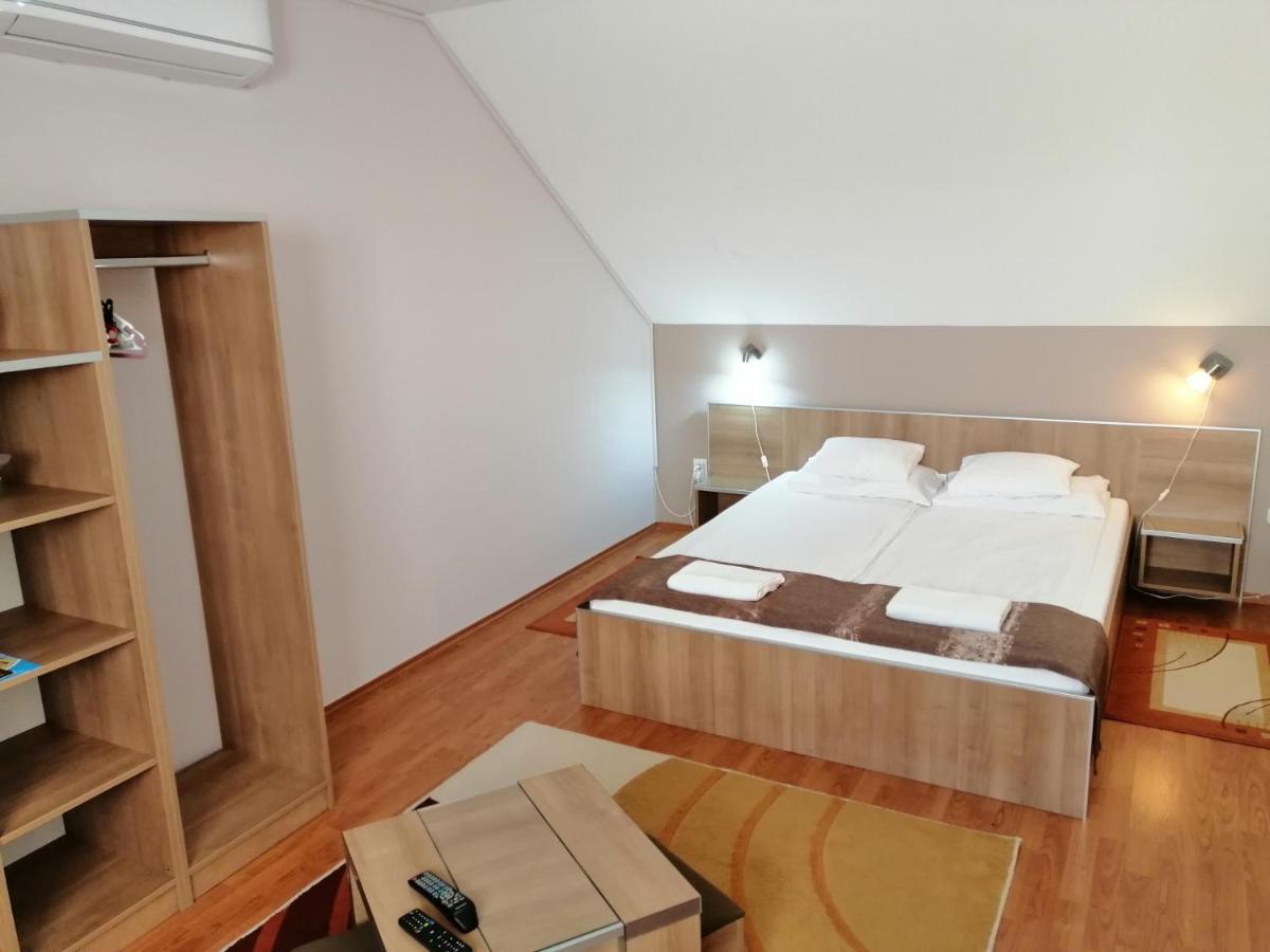 Csipkeház Apartman Cserkeszőlő Exterior foto