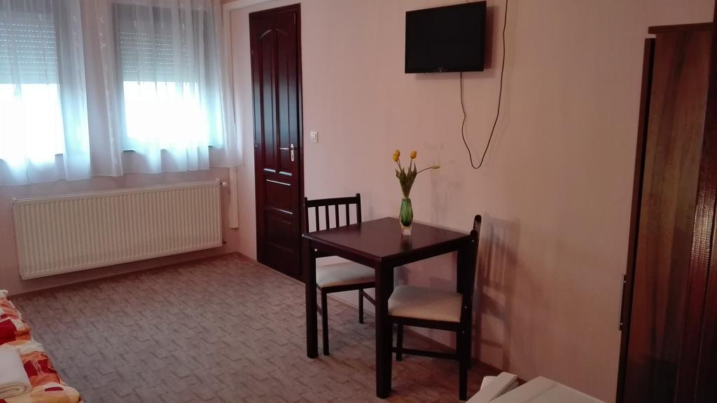 Csipkeház Apartman Cserkeszőlő Exterior foto